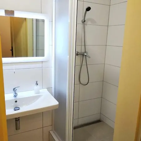 Real Charles Bridge Apartment. * Praga